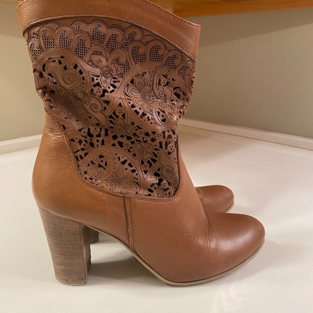Italian leather boots brown - size 38 Euro (7.5 US size0
